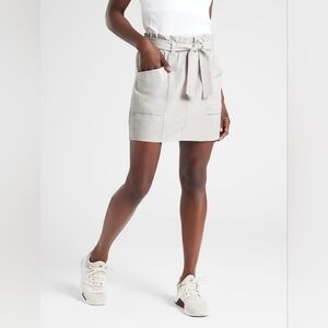 WOMEN'S Athleta BIRCH GRAY Belted Skyline Skort SKIRT ~ SIZE 6